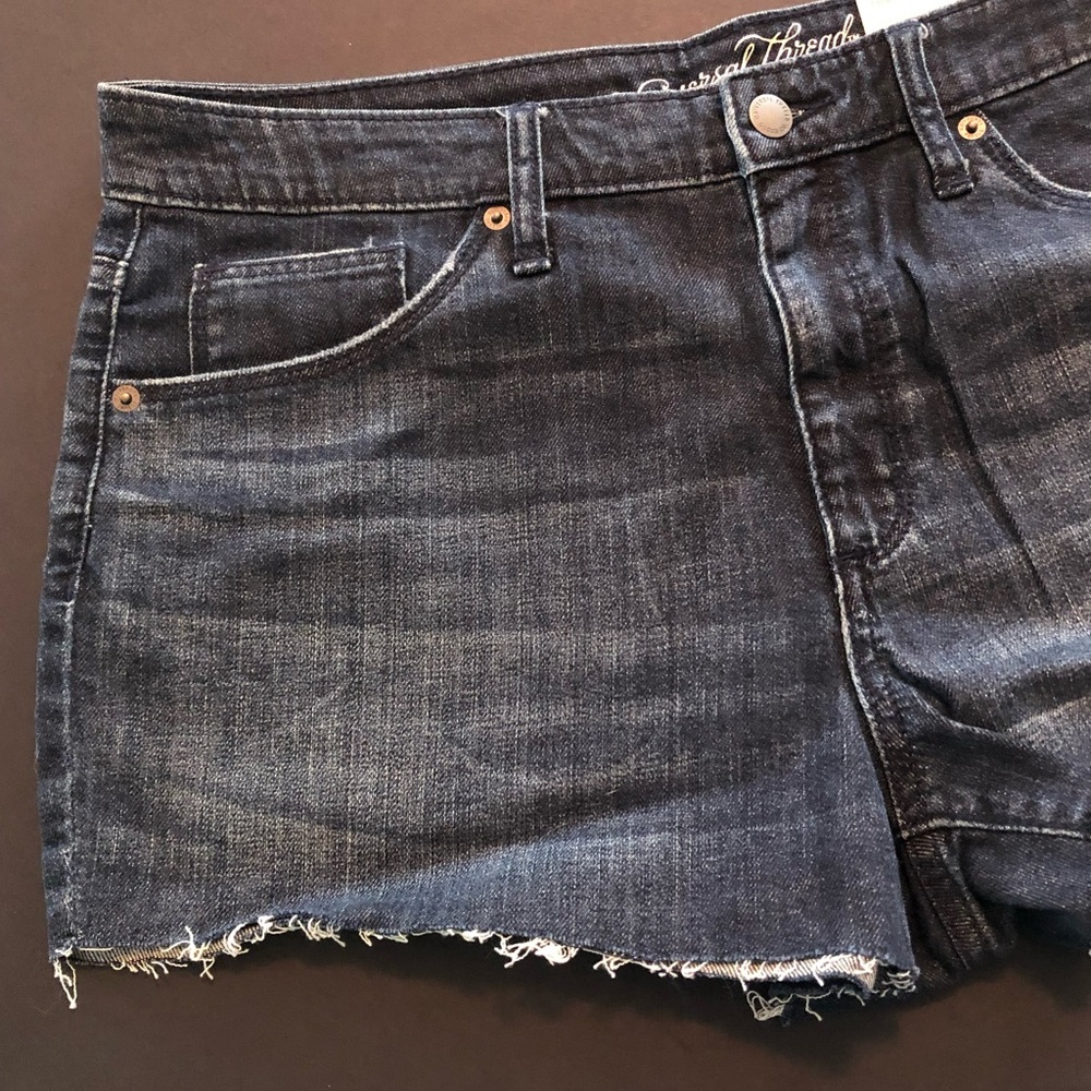 Universal Thread shorts - Picture 2 of 8